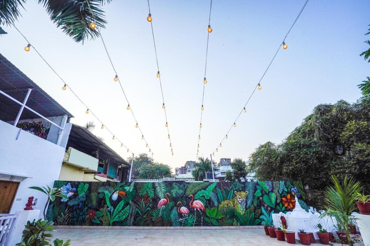 Natural Lake View Hotel Udaipur Exterior foto