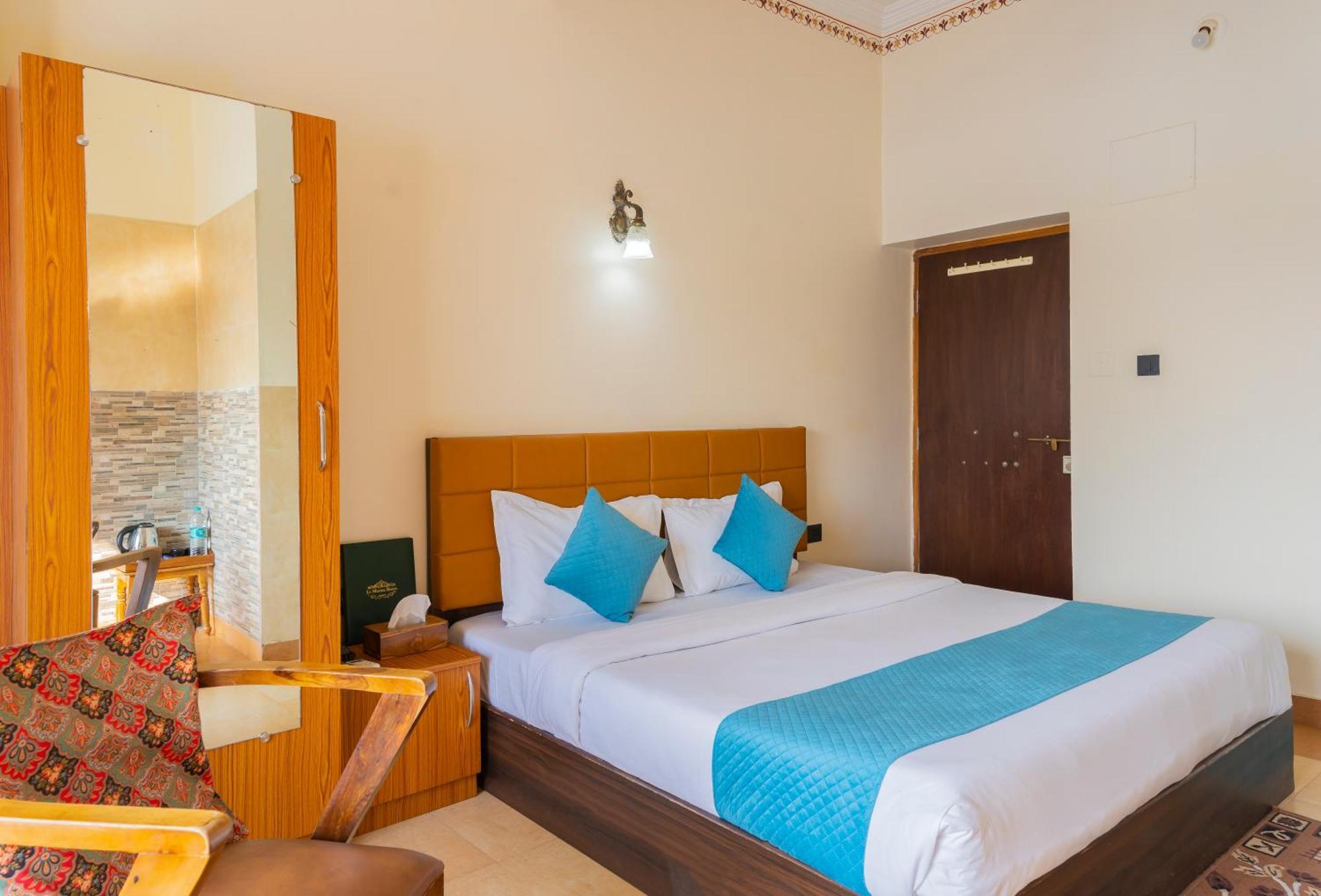 Natural Lake View Hotel Udaipur Exterior foto